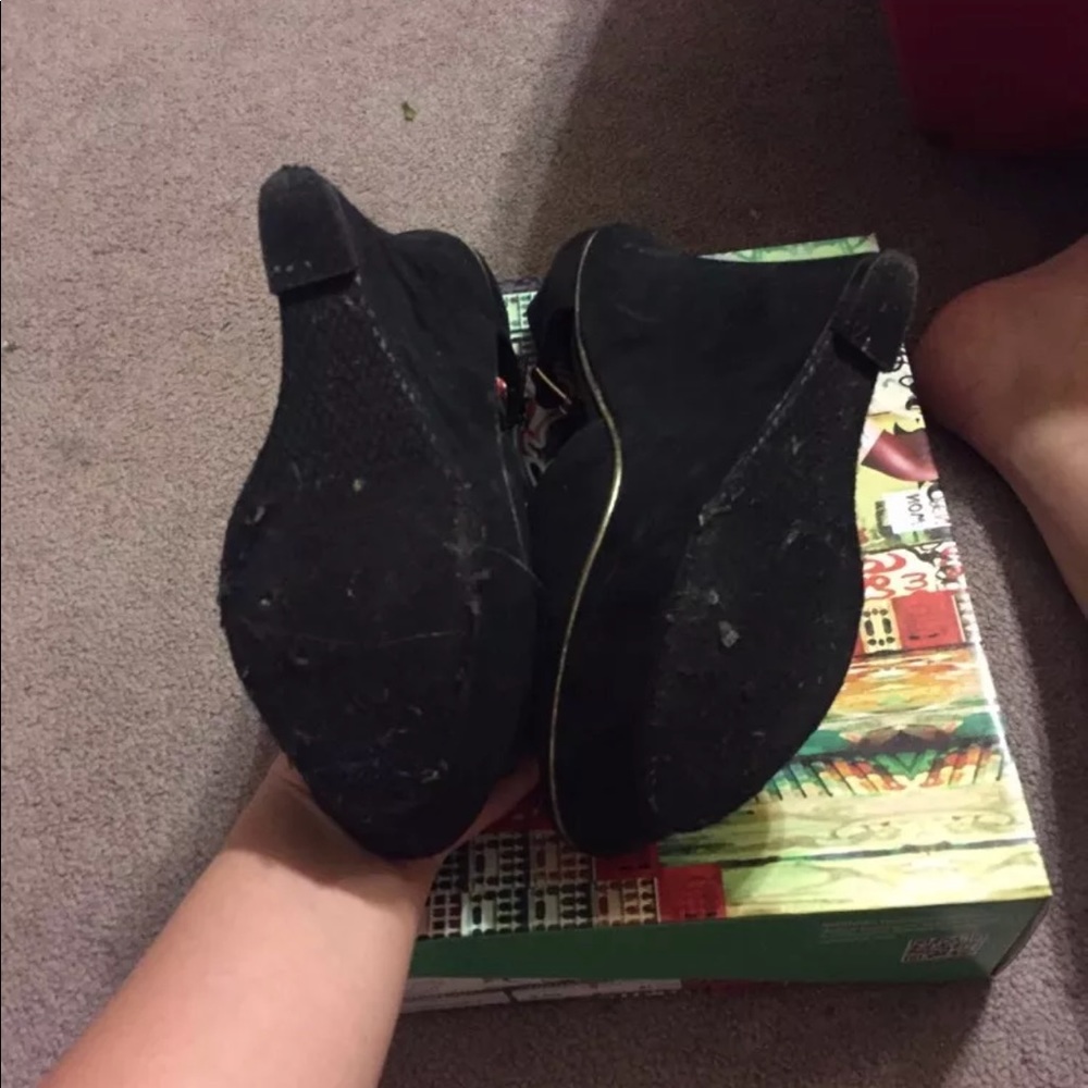 Black platform t-strap wedge - Picture 6 of 7
